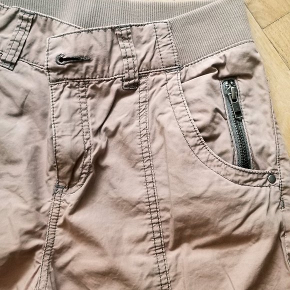 H&M Divided Capri pants size 6 - Picture 3 of 9